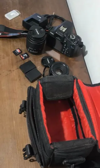 Câmera Canon EOS Rebel T5