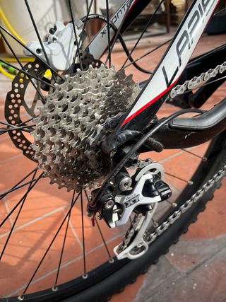 Bicicleta montaña Lapierre de doble suspensión.