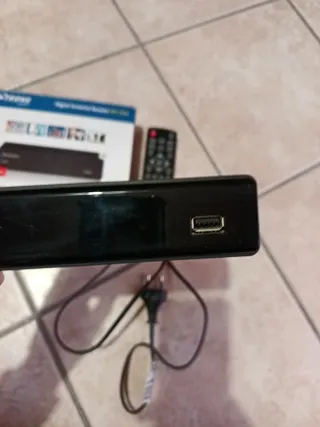 Decoder Digitale Terrestre STRONG SRT 5303