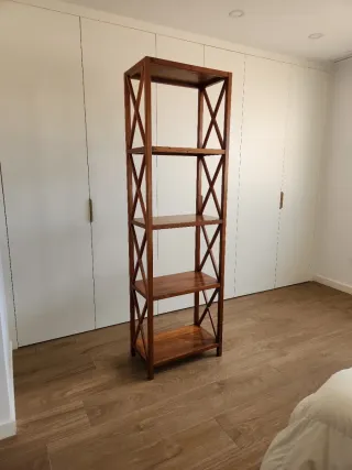 Estantería de madera de teca