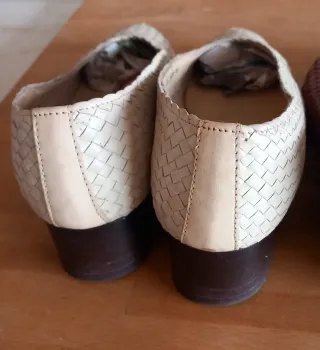 Zapatos PONS QUINTANA Y GVO MODA. Cada par 5€