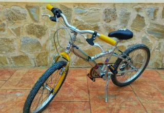 Bicicleta Btwin 20 Plata y Amarillo