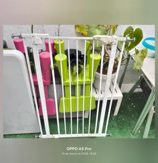 Barrera de seguridad blanca