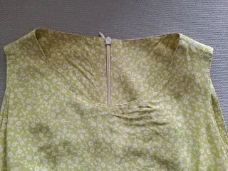 Vestido verde floral blanco