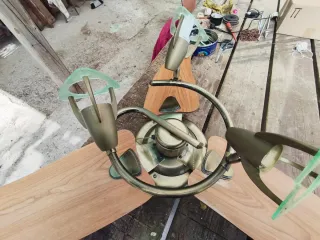 Ventilador de techo  aspas de madera, más iluminac