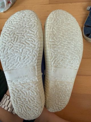 Zapatillas y sandalias talla 28