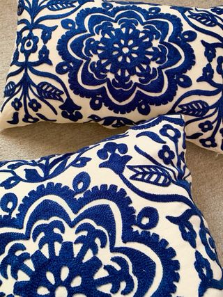 Set 2Ud.Fundas para Cojínes.Bordados.100% Algodón