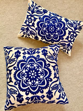 Set 2Ud.Fundas para Cojínes.Bordados.100% Algodón