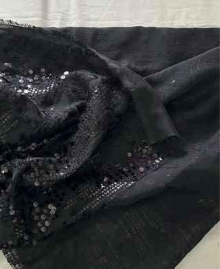 Tessuto Tulle Ricamato 3D Nero Paillettes