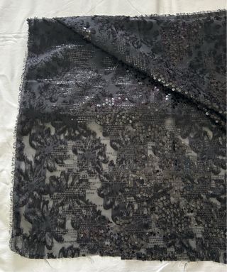 Tessuto Tulle Ricamato 3D Nero Paillettes