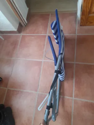 Silla plegable playa azul y blanca