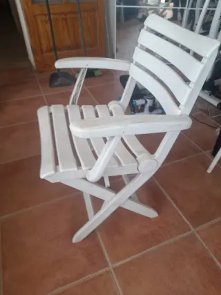 Silla plegable playa azul y blanca