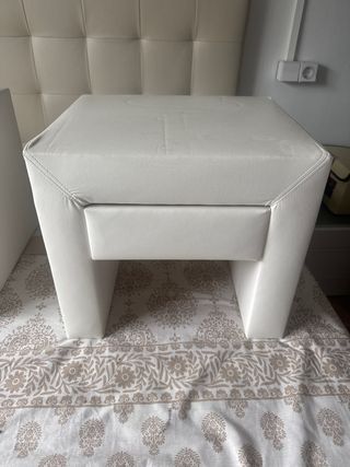 Canapé, Colchón y Cabecero Beige + mesitas