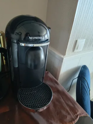 Cafetera Nespresso Vertuo Negra