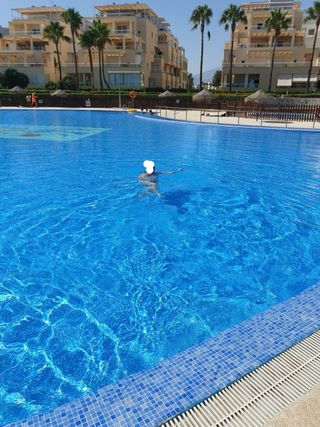 Cambio apartamento en 1 linea d playa en Almerimar