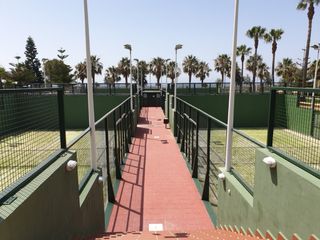 Cambio apartamento en 1 linea d playa en Almerimar