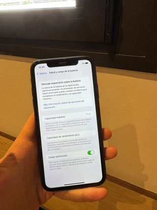 iPhone 11 64GB Negro(incluye cargador)