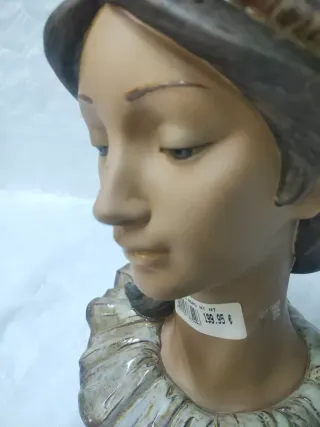 Figura Lladro Mujer Vestido Volantes