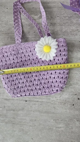 Set borsa e cappello lilla con fiore
