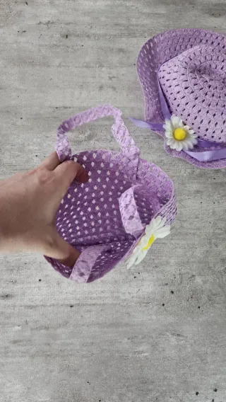 Set borsa e cappello lilla con fiore