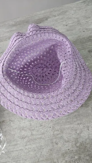 Set borsa e cappello lilla con fiore