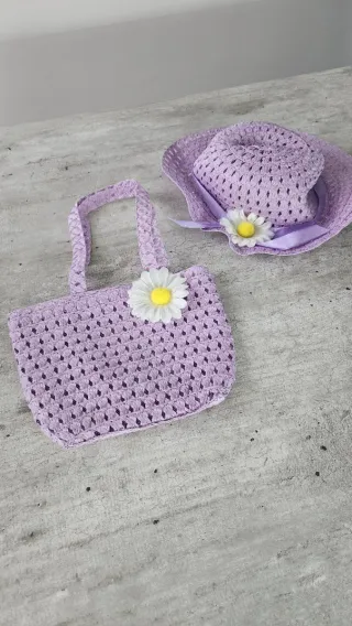 Set borsa e cappello lilla con fiore