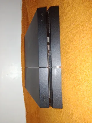 PS4 (PlayStation 4) Negra con Mando Multicolor