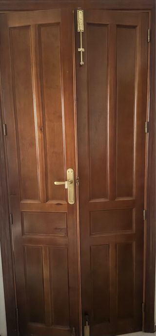 Puertas de madera maciza