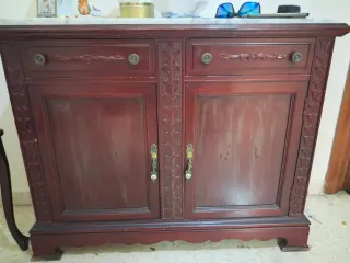 Mueble de entrada de madera y mármol