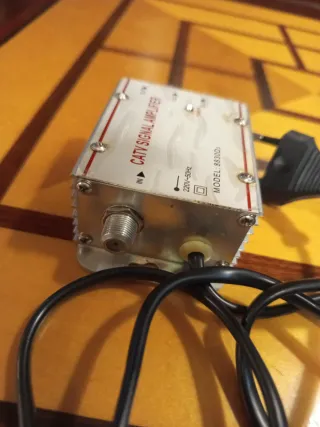 Amplificatore segnale TV CATV 8830D3