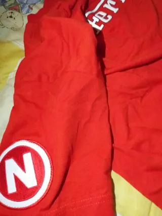 Camiseta Ferrari Talla M Oficial, sin estrenar.