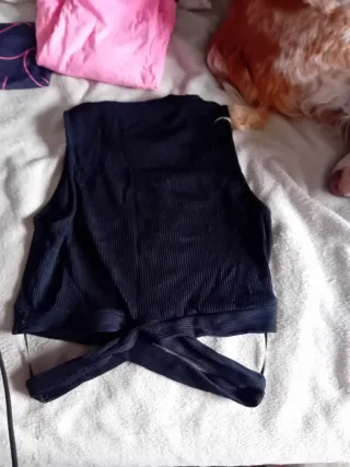 Top Bershka negro anudado