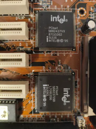 Placa Base AT Socket 7, Procesador y RAM