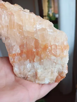 Gran pieza de calcita naranja 850 gramos