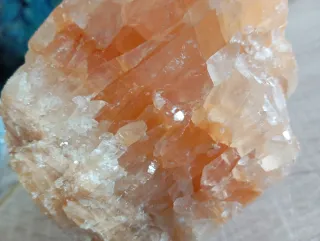 Gran pieza de calcita naranja 850 gramos