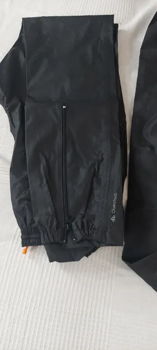 Pantalón impermeable negro
