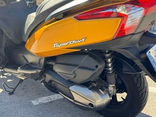 Kymco Super Dink 300i ABS Scooter Amarillo