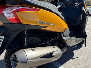 Kymco Super Dink 300i ABS Scooter Amarillo