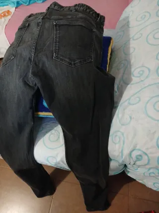 Vaqueros grises mujer