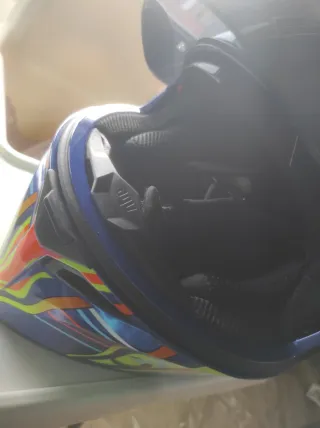 Espectacular casco agv