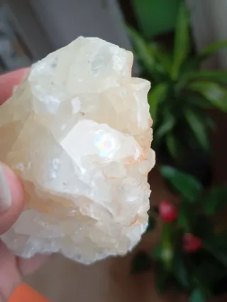 Gran pieza de calcita blanca 240 grms