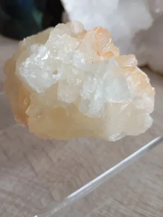 Gran pieza de calcita blanca 240 grms