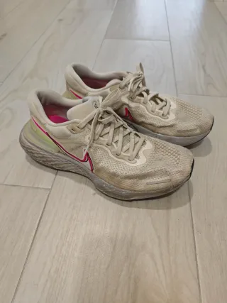 Nike ZoomX Invincible Run Flyknit