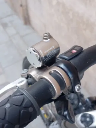 Bici doble suspension Giant NRS frenos hidráulicos