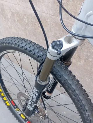 Bici doble suspension Giant NRS frenos hidráulicos