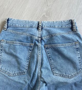 Jeans H&M Vintage Fit Talle Alto Tachuelas