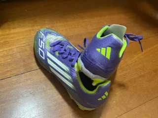 Botas de fútbol Adidas F50 nuevas