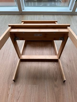 Taburete Ikea Tenhult bambú. Recogida la arena gij