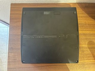 Lote PS3 320GB con 4 juegos FIFA y NBA