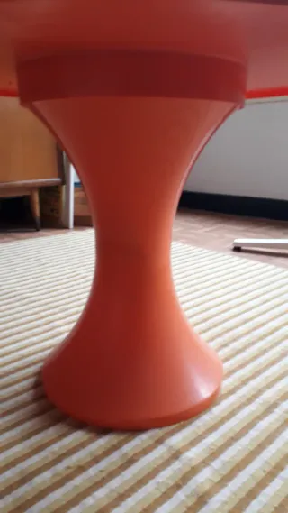 Mesa baja retro naranja